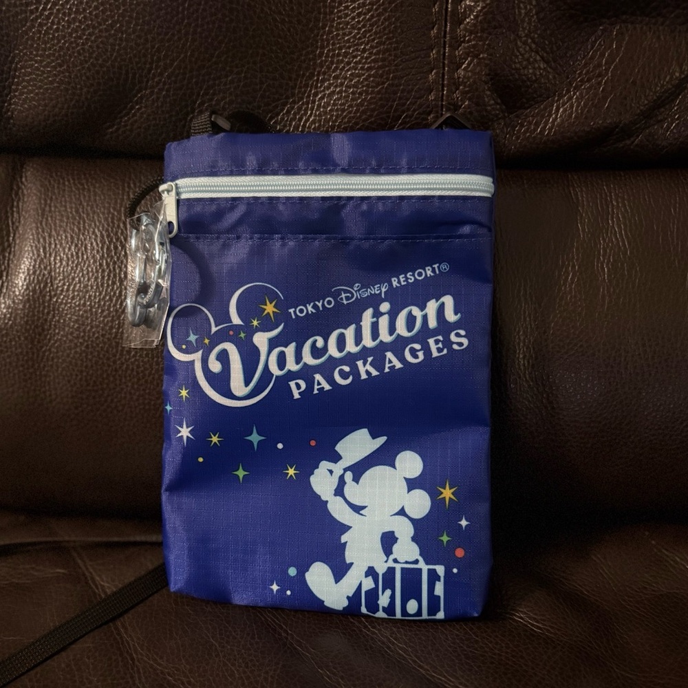 Tokyo Disney Resort VacationPackage Exclusive PopcornBucket ,w/Wet Wipes Storage - Picture 11 of 15